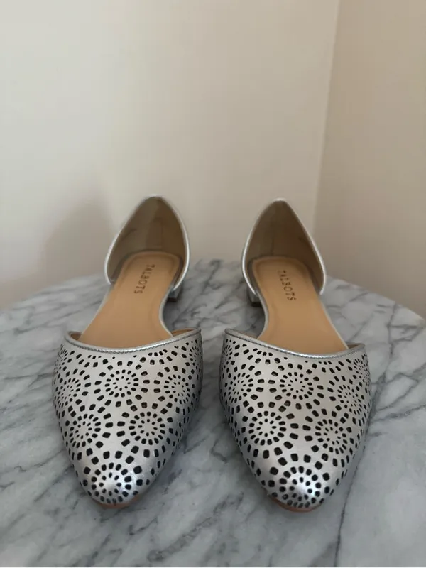 Talbots Leather D’Orsay Flats Women’s Size 7 Silver Perforated Pointed Toe - Image 3