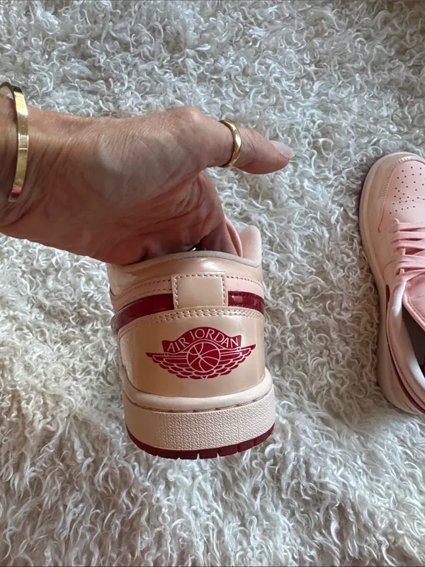 Nike Air Jordan 1 Low sneakers in light orange and pink. Worn once. Sz women 9 - Image 7