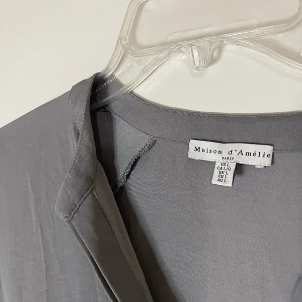 Anthropologie Maison d'amelie gray button front long sleeve blouse top large - Image 5