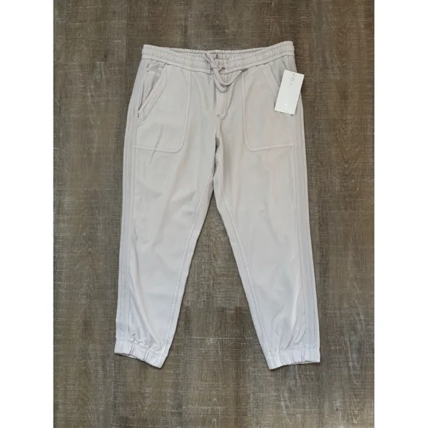 NWT Athleta Farallon Jogger Birch Grey Womens 12P Neutral Active Travel Pants - Image 6