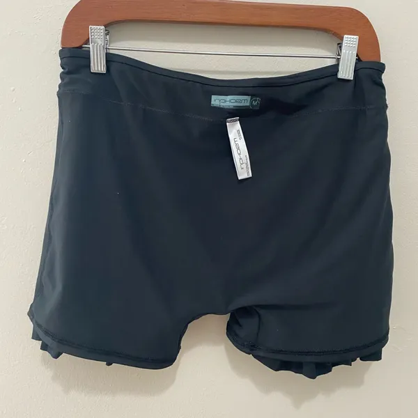 Inphorm Chic Black Pleated Mini Skort Size M - Image 3