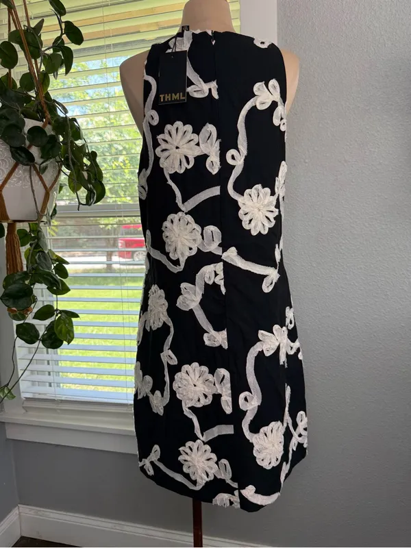 NWT THML 3D Ribbon Embroidery/Applique Size Small Black & Cream - Image 3