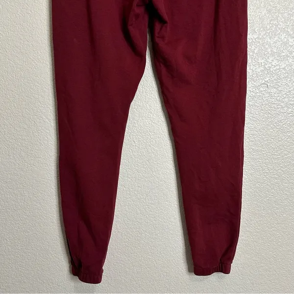Gymshark Women's Maroon Athletic Jogger Pants, Sz Medium - Image 8
