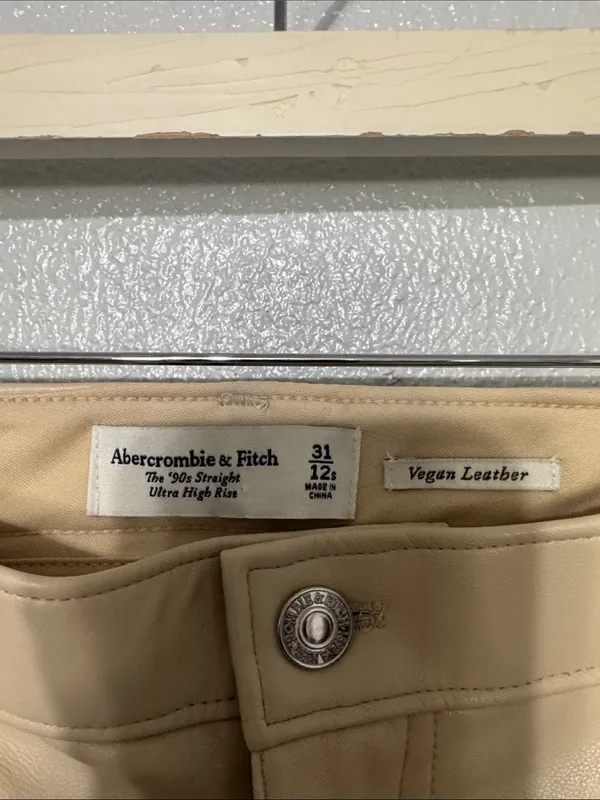 Abercrombie & Fitch Cream Vegan Leather The 90s Straight Pants - Size 31 / 12S - Image 3