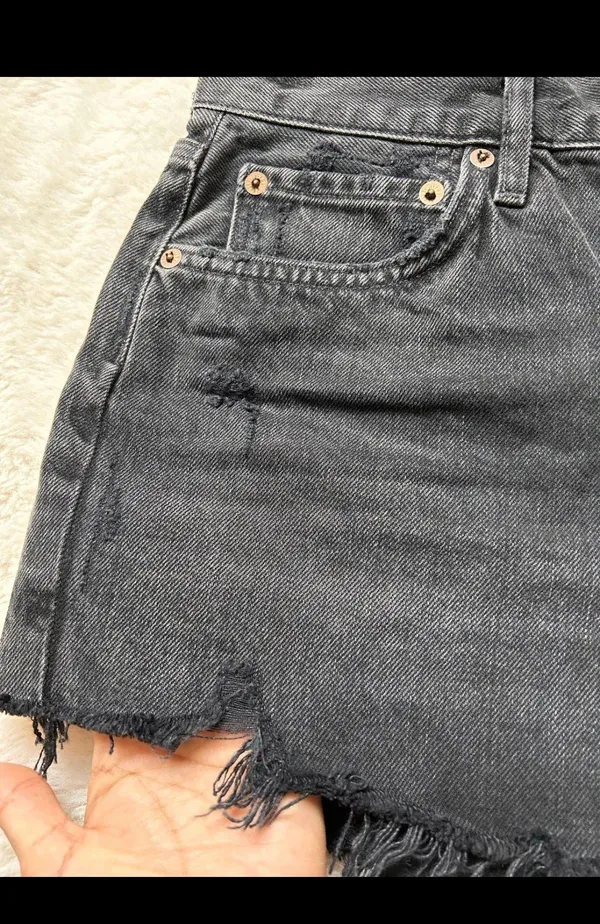 AGOLDE New Without Tags-Parker Vintage Cut Off Short - Size 27 - Image 8