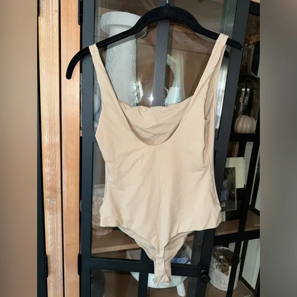 SKIMS fits everybody bodysuit shapewear square neck nude clay ocre beige thong - Image 3