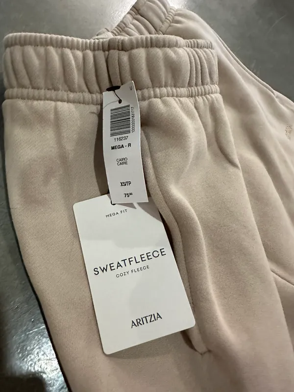 Aritzia Cozy Fleece Mega Sweatpant - Image 4