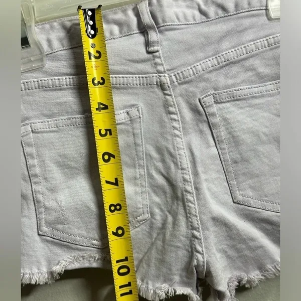 H&M Women Lilac Cut Off Jean‎ Shorts Size 2. - Image 6