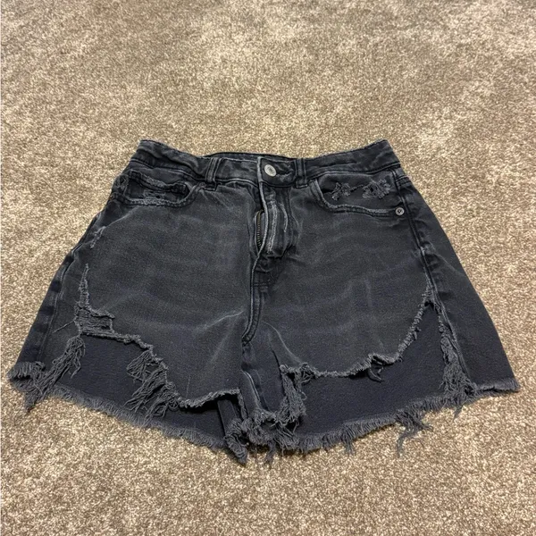 American Eagle Sz 2 cutoff highest rise mom jeans short.‎ - Image 5