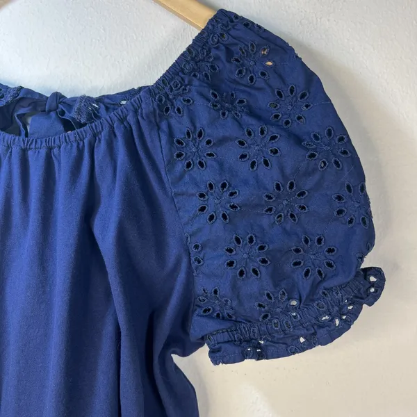 J. Crew Eyelet Puff Sleeve peasant eyelet resort top Medium Navy Blue Bow back - Image 2
