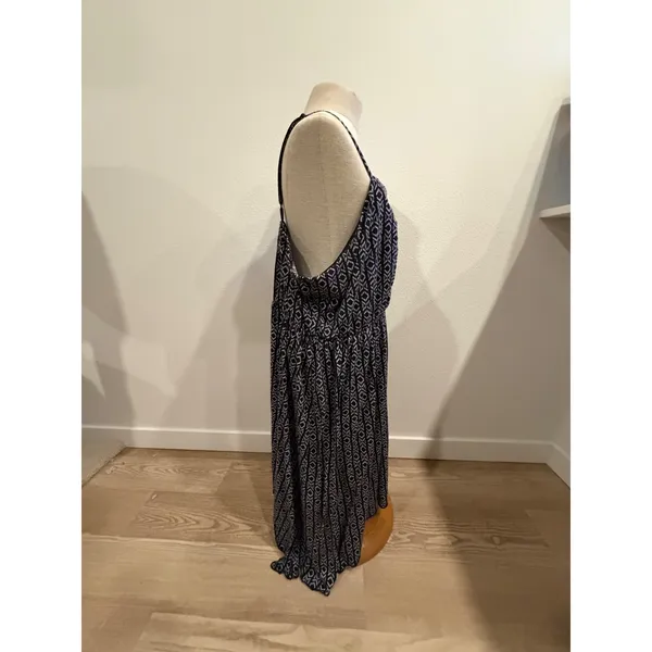 Maurices Navy Embroidered Geometric Sharkbite Hem Midi Dress Size 4 - Image 3