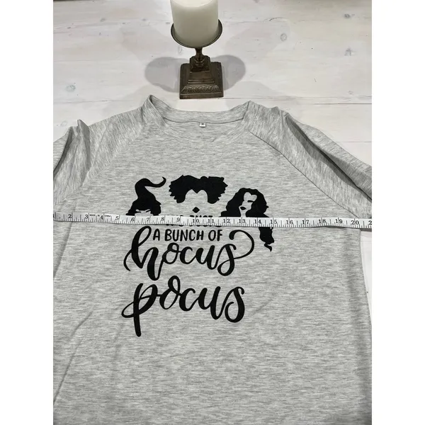 NWOT! HOCUS POCUS Crew neck grey size medium - Image 4