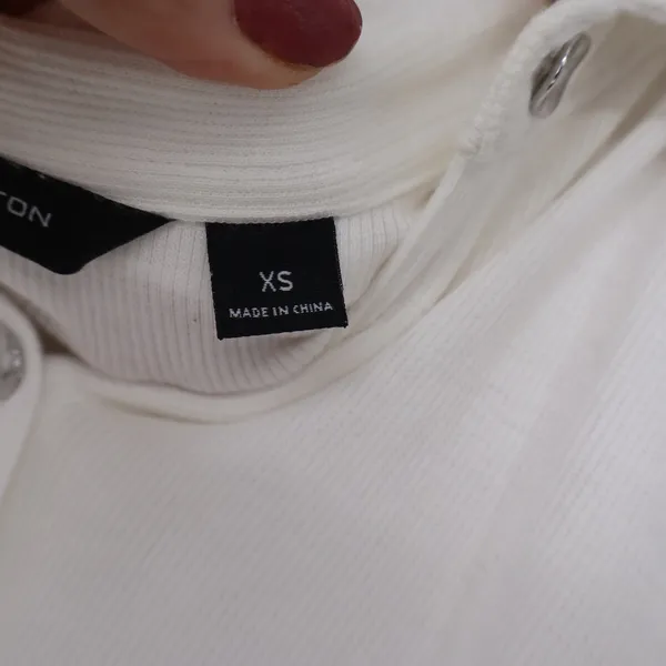H by Halston Top Women XS White Ribbed Knit Long Sleeve Button-Down Good - Image 4