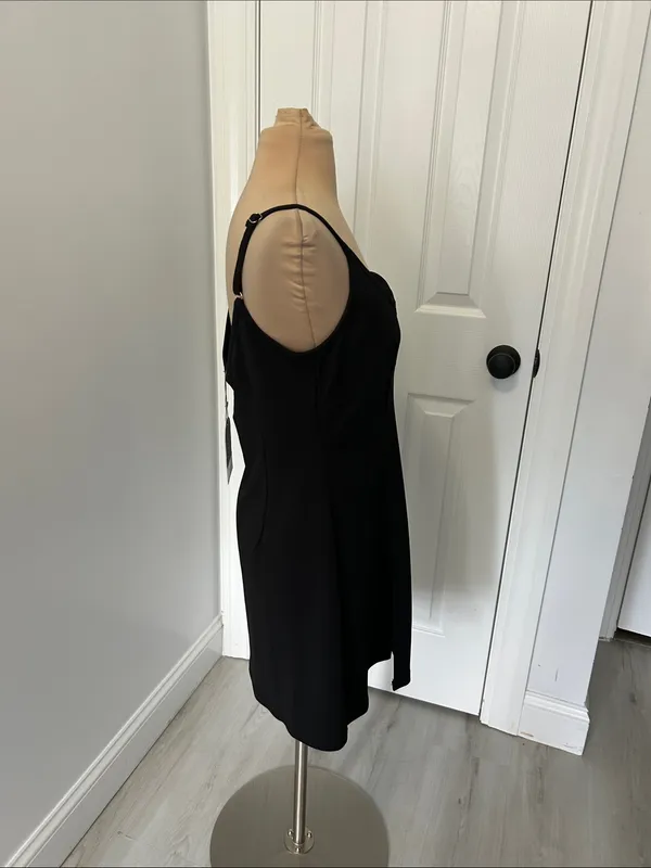 Meshki Lex Two Tone Mini Dress Black - Image 3