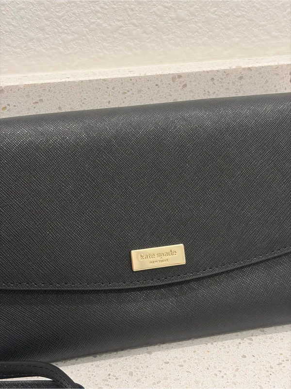 Kate Spade Black Crossbody Purse EUC Gold Accents Zip Closure Small Bag Saffiano - Image 3