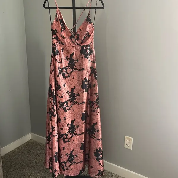 Lulus Tea Gardens Rusty Rose Floral Print Satin Maxi Dress Size Small - Image 2