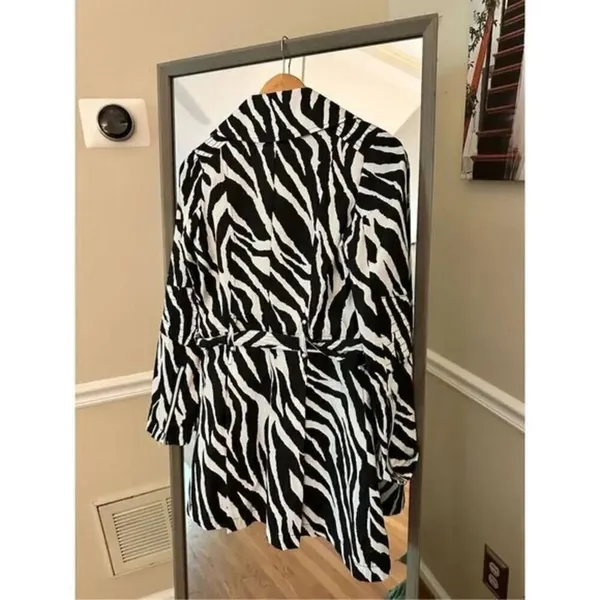 Black Rivert Zebra Trench Coat XS - Image 5