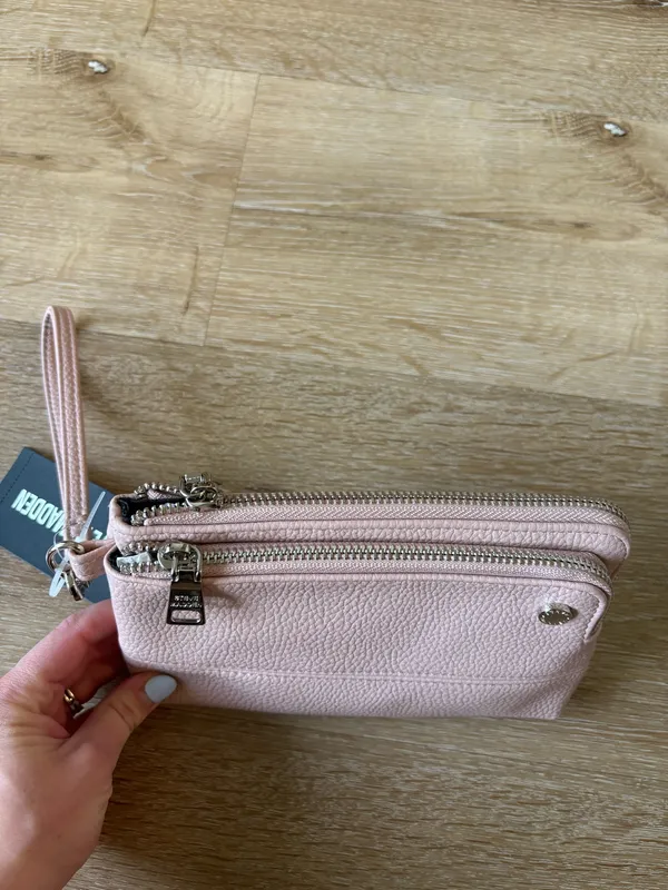 NWT Steve Madden Light Pink Wristlet - Image 6