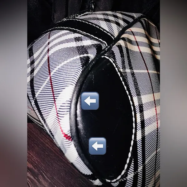 AUTHENTIC BURBERRY CHECK HANDBAG 🖤 - Image 4