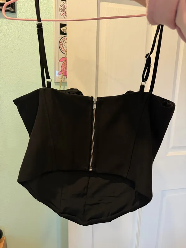 White Fox Boutique Crop Top - Image 4