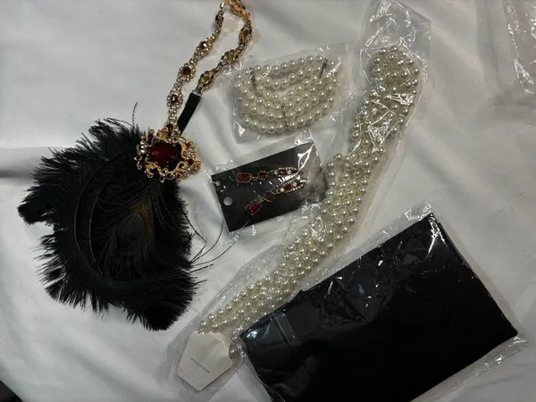 1920s Flapper Costume Accessory Set Black - Image 3