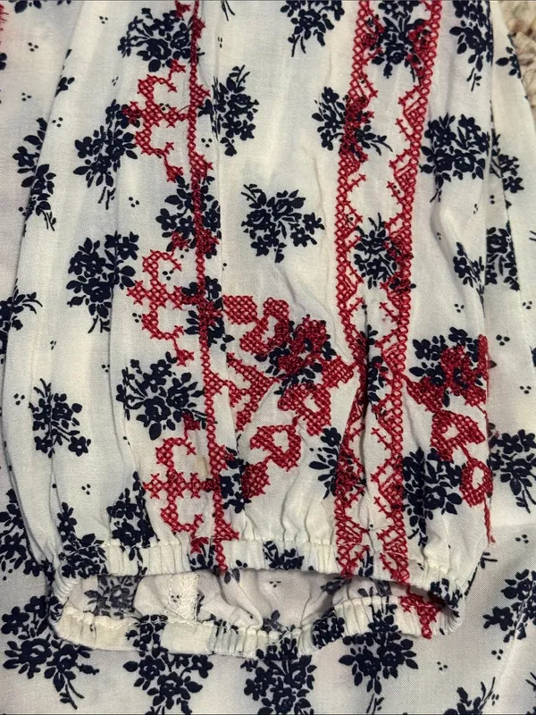 Boho Embroidered Tie-Front Peasant Top M 22” p2p White/Red & Navy Floral EU - Image 7