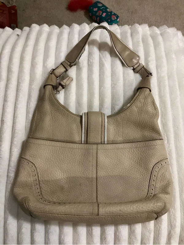 Vintage Beige pebble Coach Soho bag - Image 2