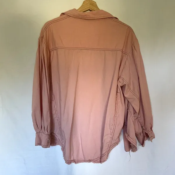 Altar'd State pink‎ button down jean jacket style cotton rayon women's S raw hem - Image 8