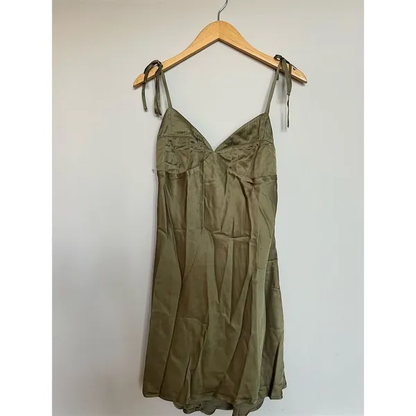 NWOT ASTR The Label Women's Mona Satin Mini Dress Tie Straps Size L Olive Green - Image 2