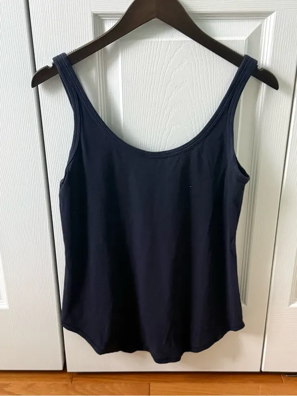 Lululemon Scoop Neck Tank in Navy - Image 2