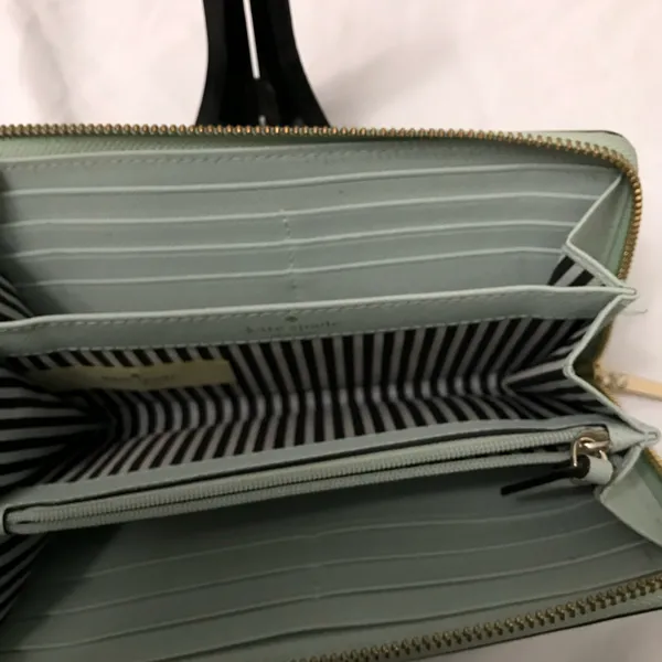 Kate Spade Light/Mint Green Full Zip Long Wallet EUC - Image 7