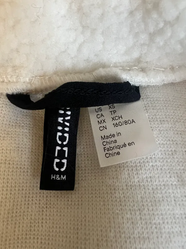 Black And White Quarter-Zip Pullover Fleece - Image 4