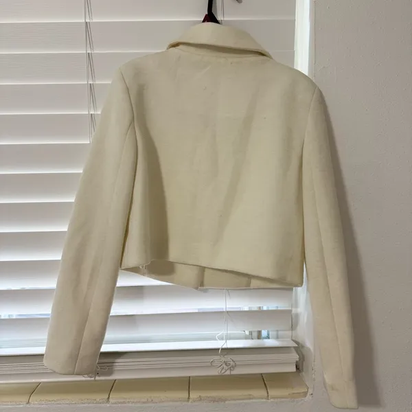 Elegant Cream Women's Jacket In S - Image 4