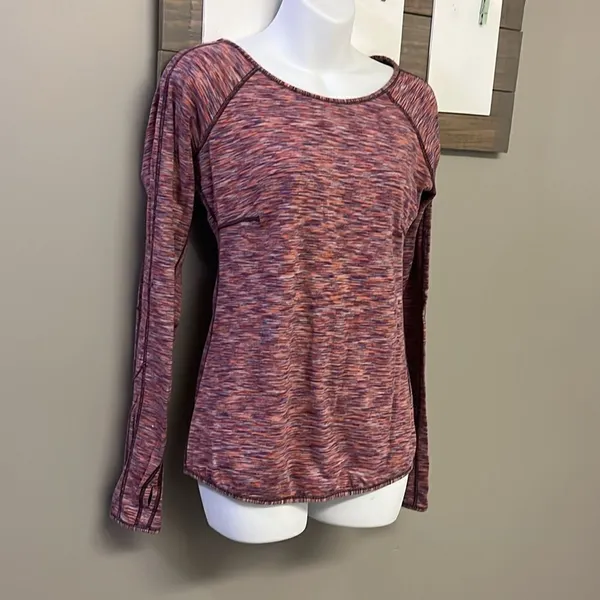 Lululemon Athletica Heather Purple Scoop Neck Long Sleeve Thumb Hole Top- Sz 10 - Image 3