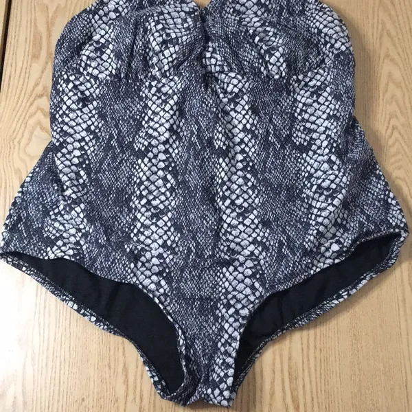Bin 9 Womens Snake Print Catalina size 2X(18W-20W) 1 piece swimsuit - Image 3
