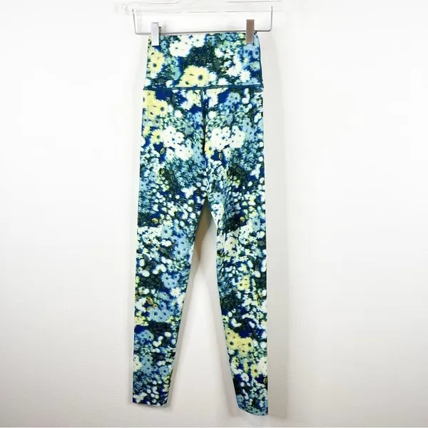 NEW Aerie OFFLINE Goals 3D Floral High Rise Leggings Women's Size‎ XS Gym Girl - Image 3