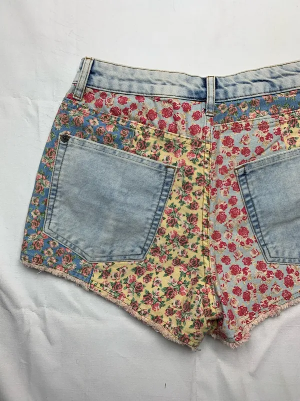 Farm Rio size 28 new Floral Patchwork High-Rise Women’s Denim Shorts Multicolor - Image 9