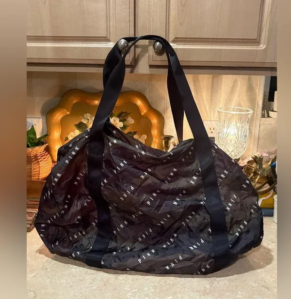 VS PINK PACKABLE DUFFEL (camo print) - Image 5