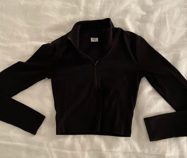 Aritzia Sunday Best 1/2 Zip Longsleeve - Image 3