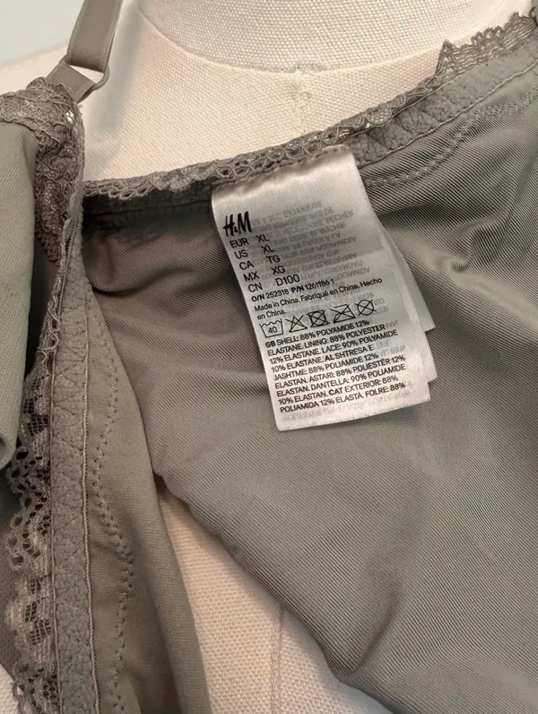 H&M green lace trimmed unlined bralette - Image 7