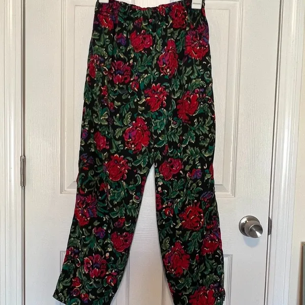 Small Vintage Victoria's Secret Gold Label Satin Pajama Set - Image 6