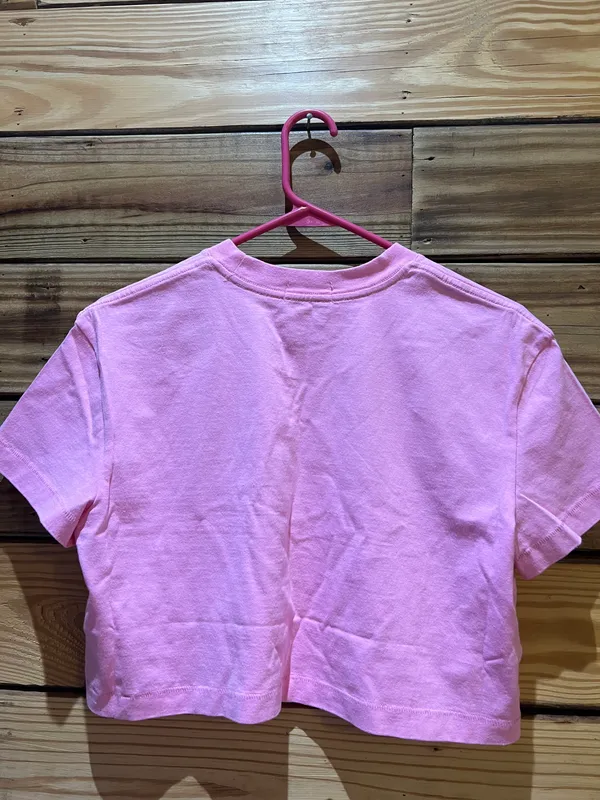 cropped tee in bubblegum - Image 4