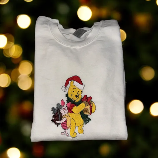 Gildan Christmas Pooh & Piglet sweatshirt - Image 2
