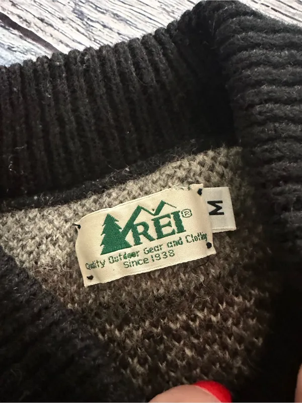 Vintage R.E.I. 100% Wool Fair Isle Knit Cardigan in Black, Brown & Cream - Image 6