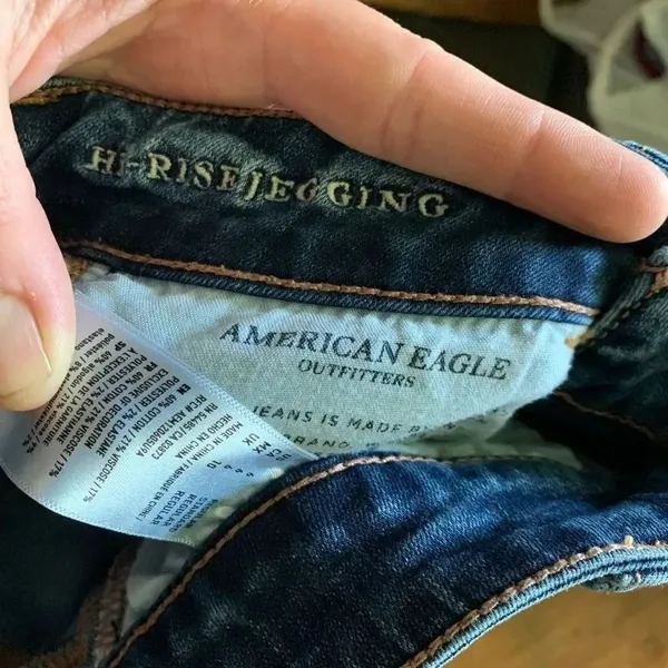 American Eagle distressed hi-rise size 6 stretchy jeggings - Image 2