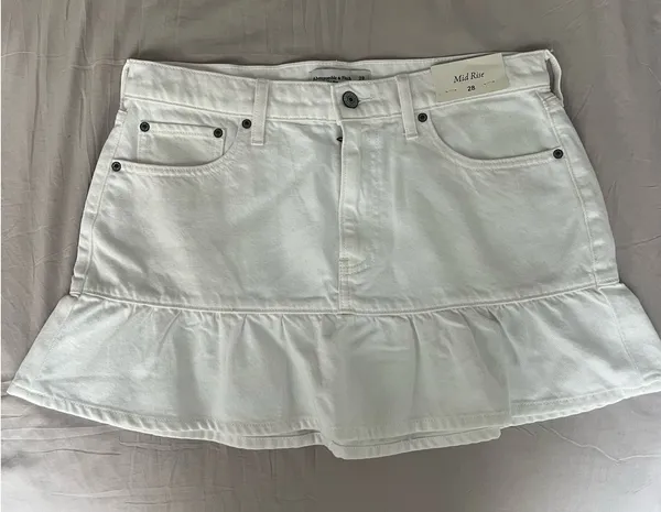White Abercrombie mid rise skirt - Image 2