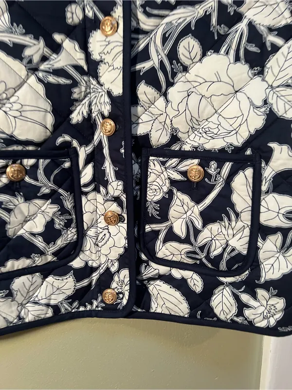 Time and Tru Womens Sz XS 0-2 Quilted Jacket Navy Blue White Floral Gold Buttons - Image 6