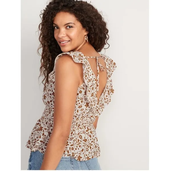 Women's Old Navy Flutter-Sleeve Floral V-Neck Tie-Back Top - Image 3