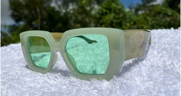 Thick Frame Marble Pastel Green Trasparent Lens Sunglasses - Image 2