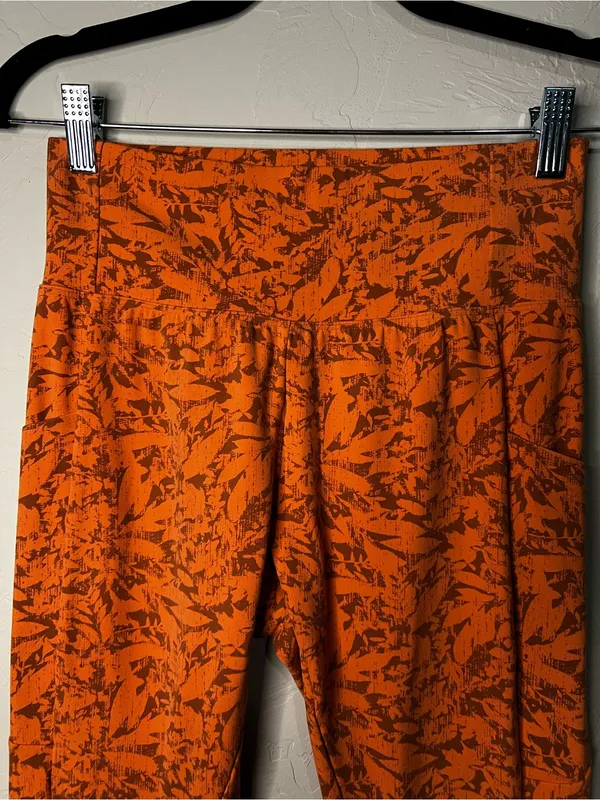 REI Co-Op Take Your Time Orange Brown Leaf So Soft 7/8 Pockets Athletic Leggings - Image 3
